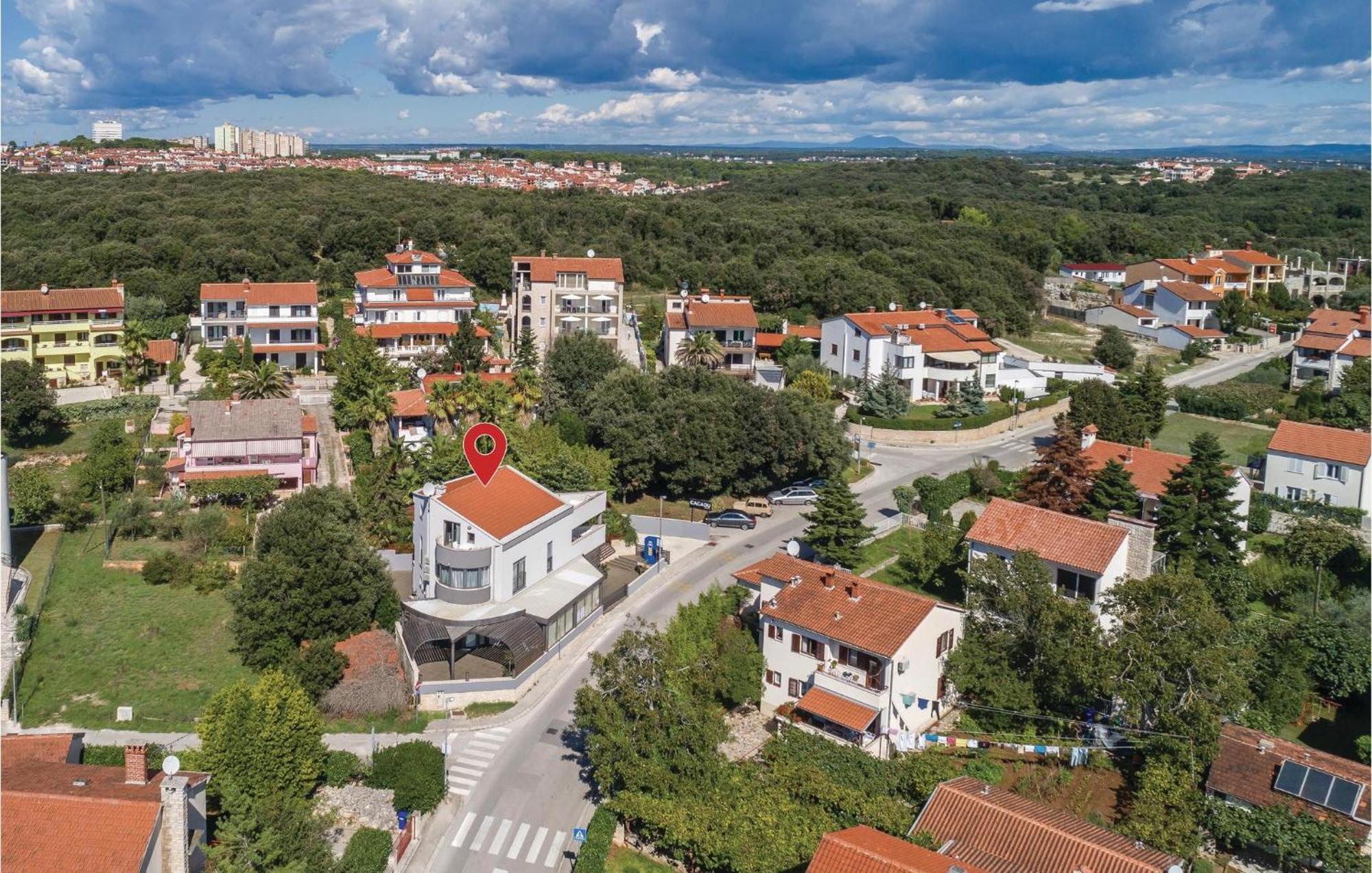 Stunning Apartment In Pjescana Uvala With Wifi Buitenkant foto